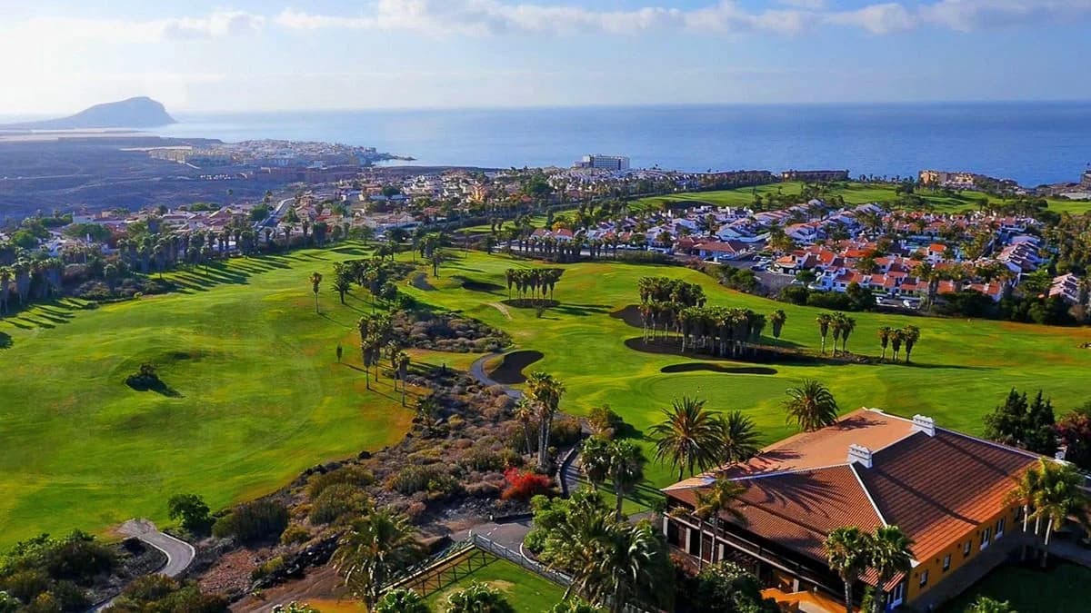 Life in Golf del Sur
